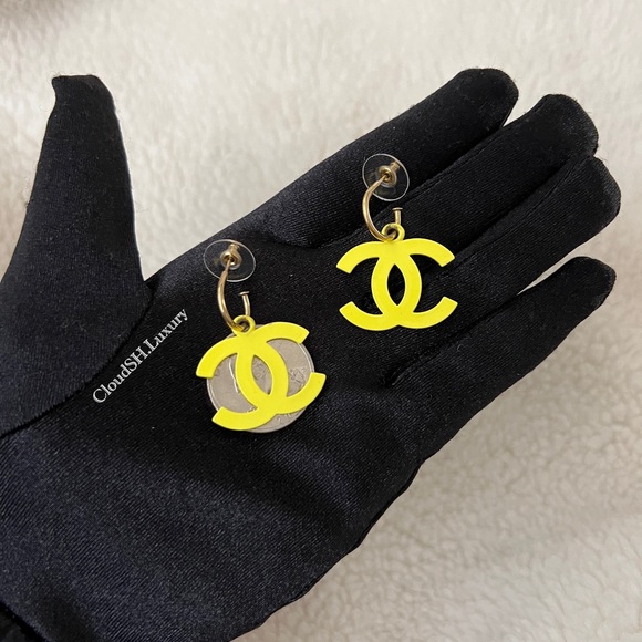 Auth Chanel Vintage Neon Yellow CC Logo Earrings w/ Gold hdw - Picture 3 of 8